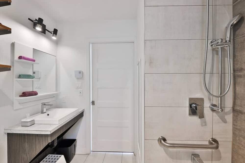 Photo of Bathroom in Chertsey