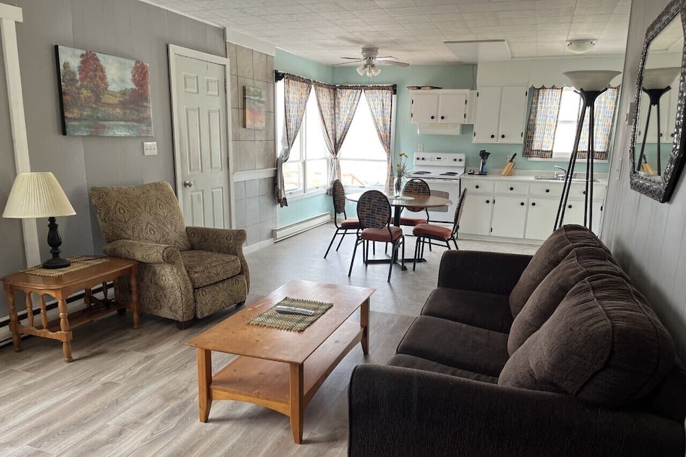 Photo of Livingroom in West Bay