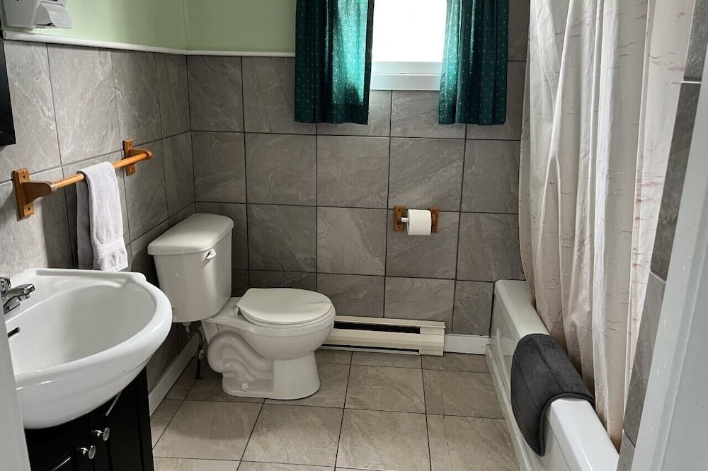 Photo of Bathroom in West Bay