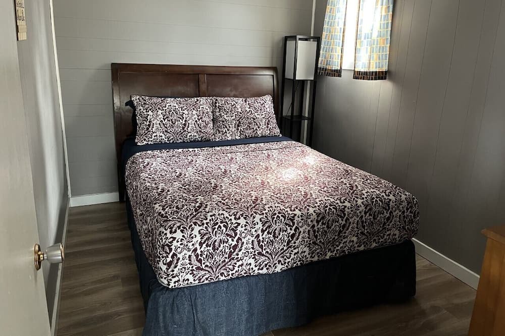 Photo of Bedroom in West Bay
