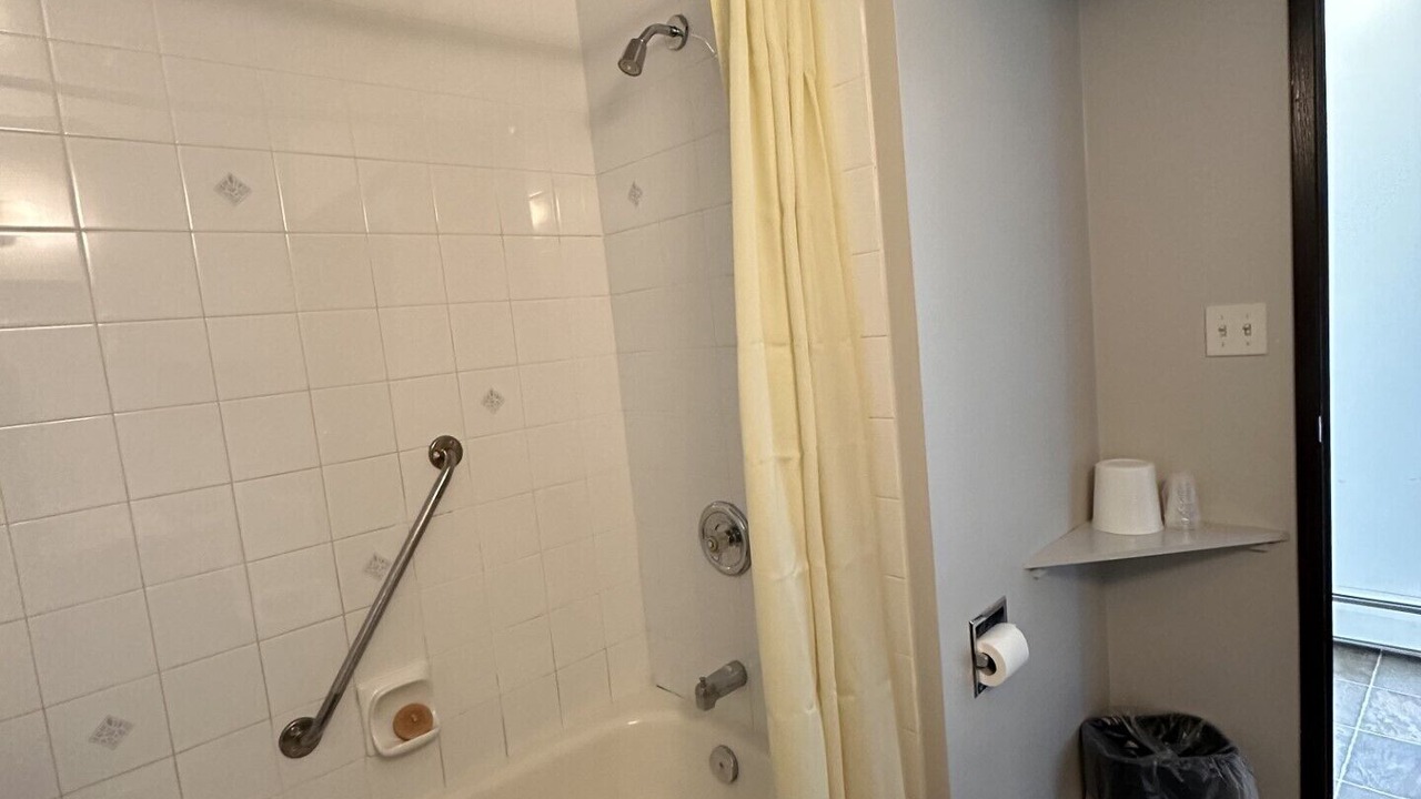 Photo of Bathroom in Edson