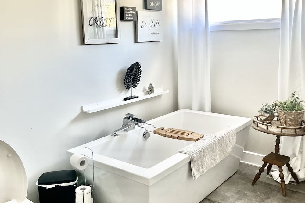 Photo of Bathroom in Therese-De Blainville Regional County Municipality