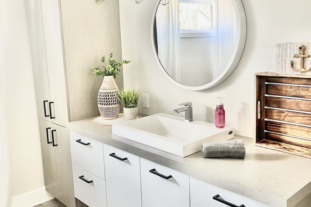 Photo of Bathroom in Therese-De Blainville Regional County Municipality