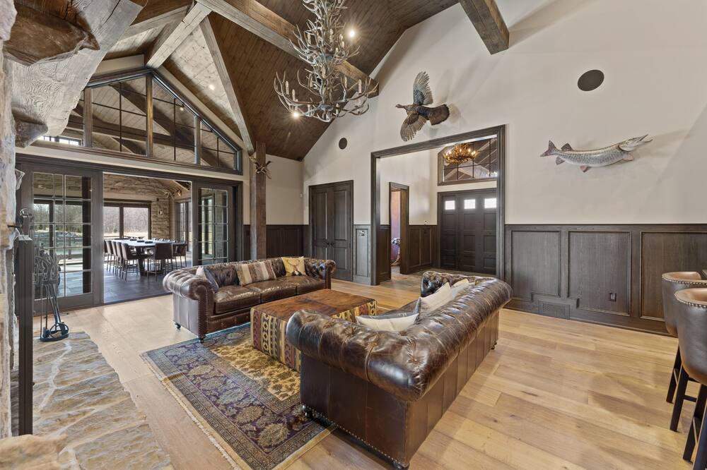 Photo of Livingroom in Town of Essex