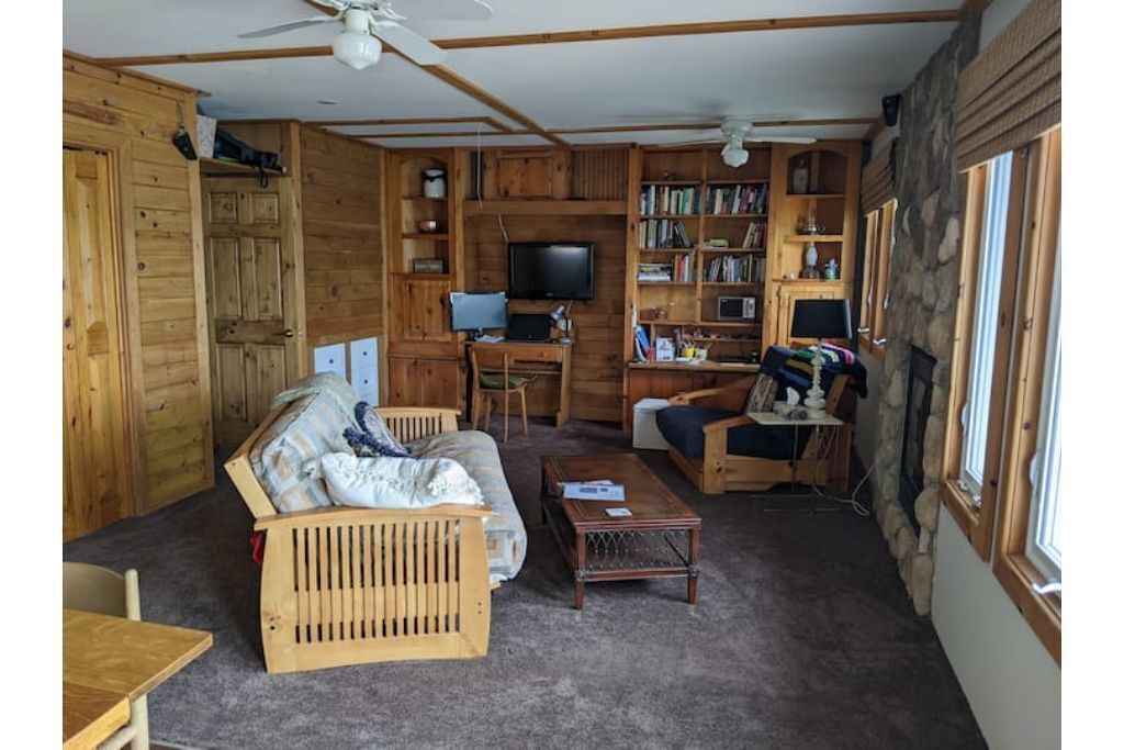 Photo of Livingroom in Centre Hastings