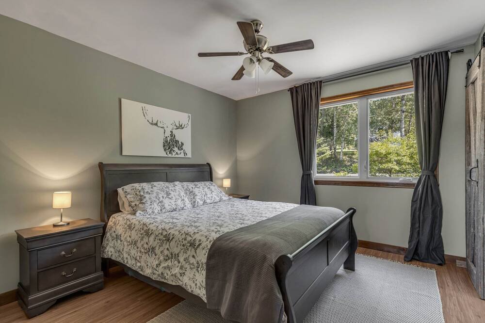 Photo of Bedroom in Squatec