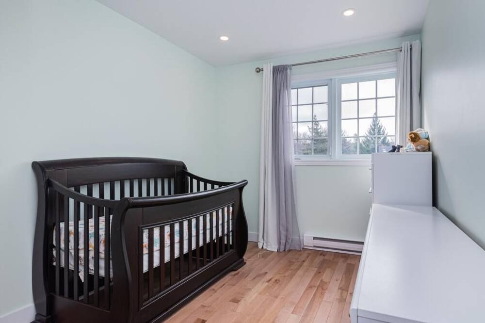 Photo of Bedroom in Pierrefonds-Roxboro