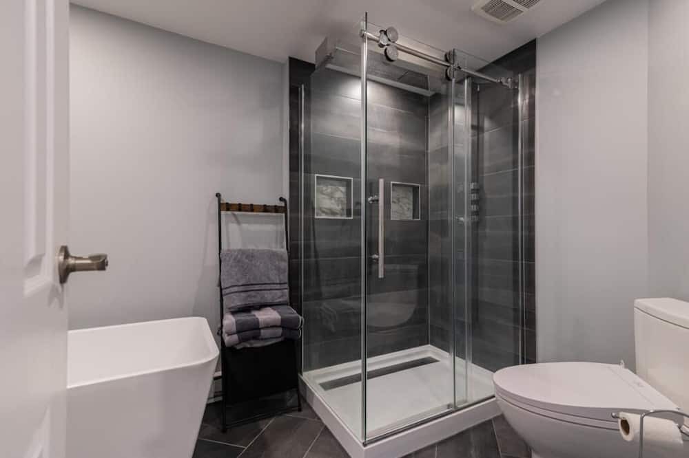 Photo of Bathroom in Pierrefonds-Roxboro
