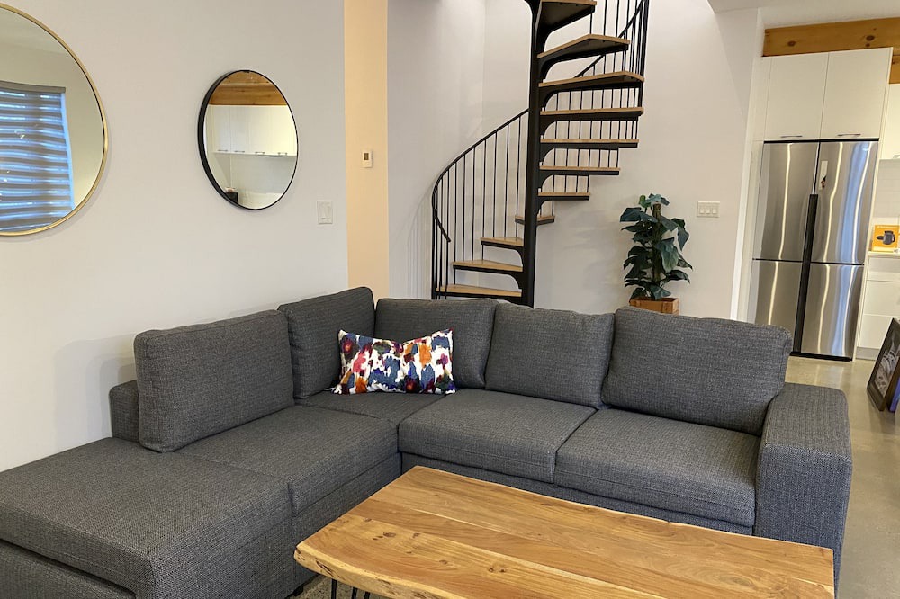 Photo of Livingroom in LaSalle