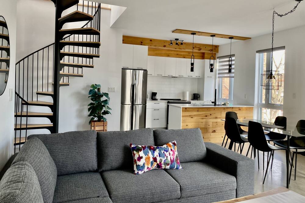Photo of Livingroom in LaSalle