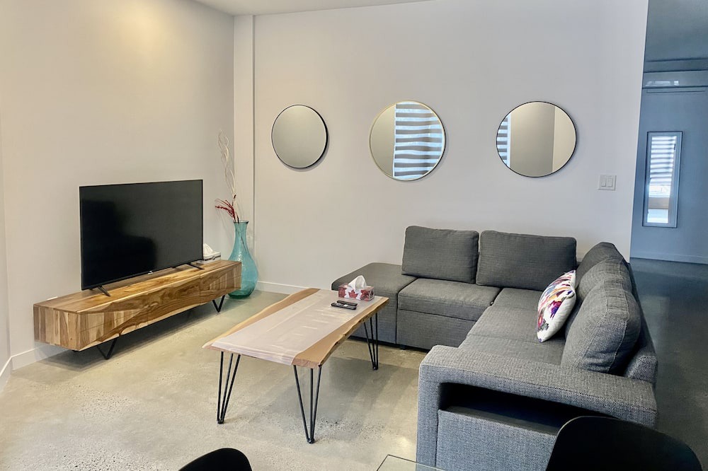 Photo of Livingroom in LaSalle