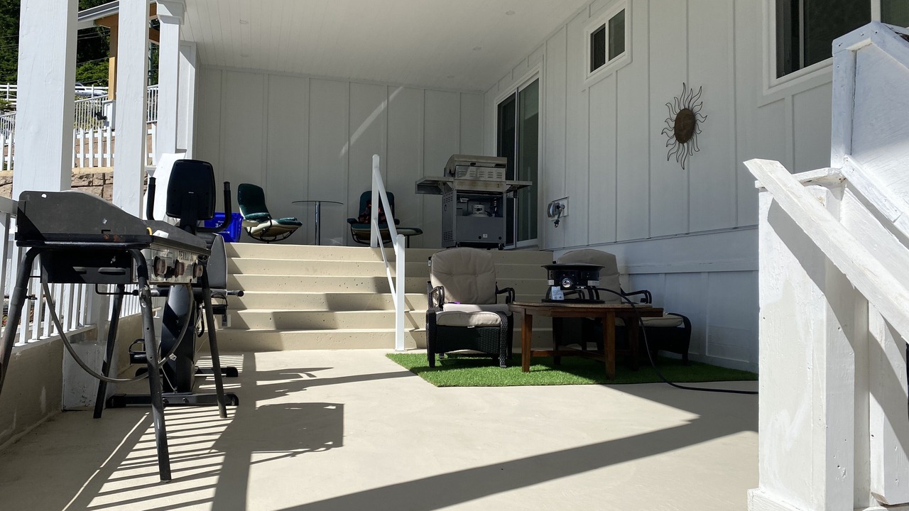 Photo of Patio Balcony in West Porpoise Bay