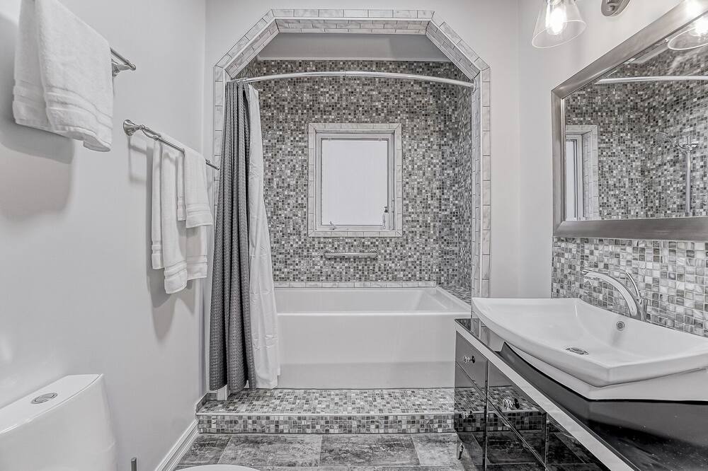 Photo of Bathroom in District d'Aylmer