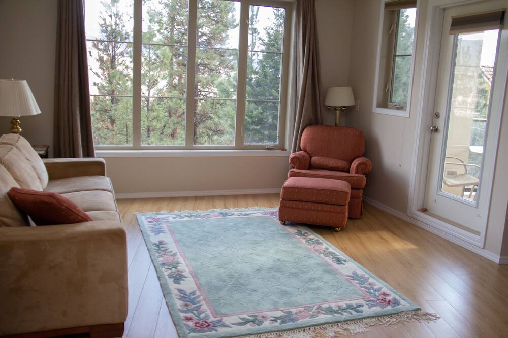 Photo of Livingroom in Quail Ridge