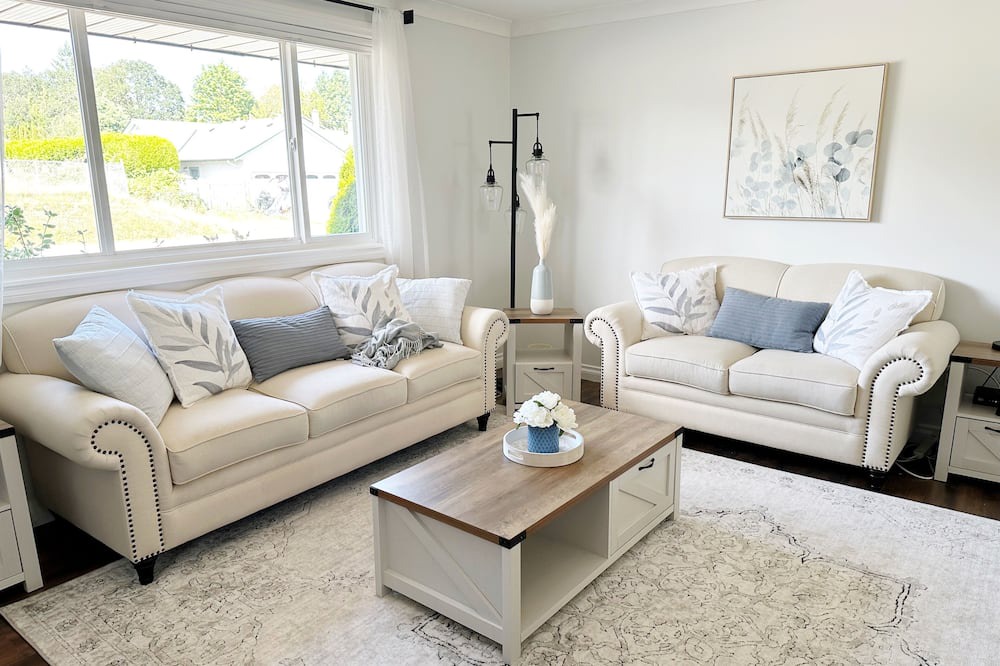 Photo of Livingroom in North Cowichan