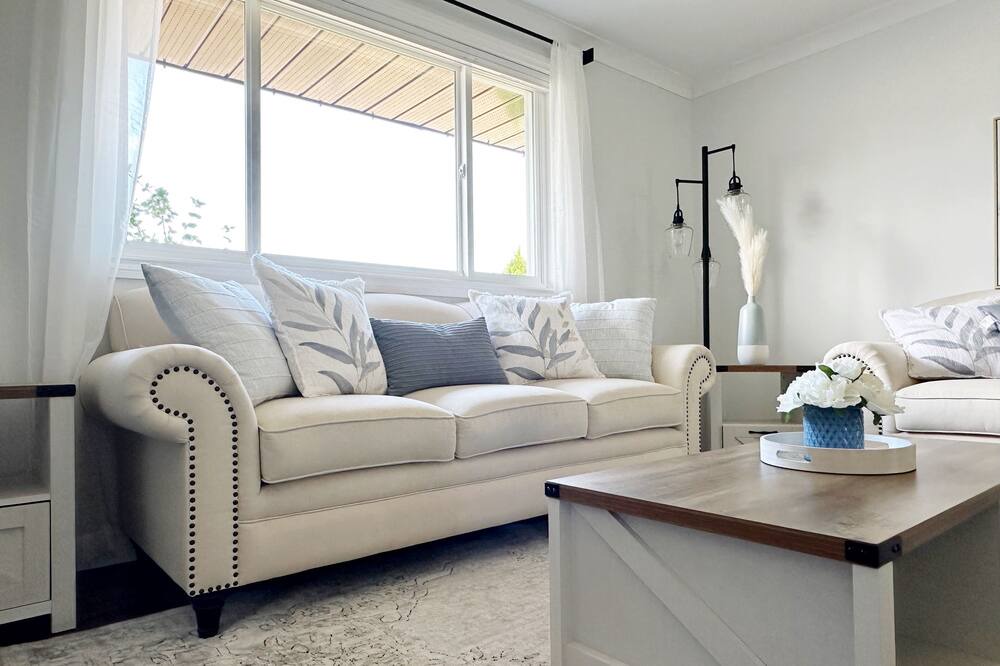 Photo of Livingroom in North Cowichan