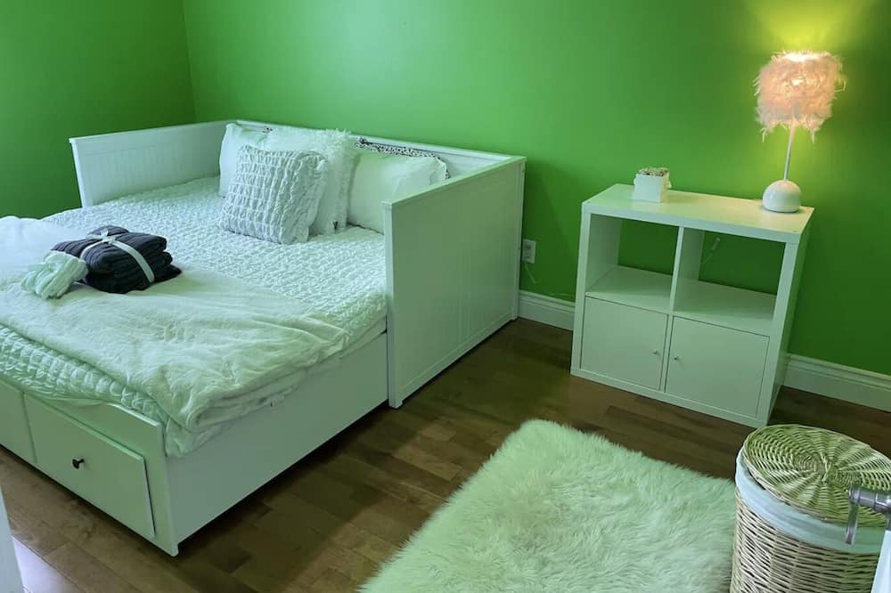Photo of Bedroom in L'Ile-Bizard