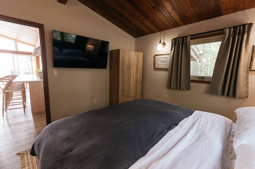 Photo of Bedroom in Markerville