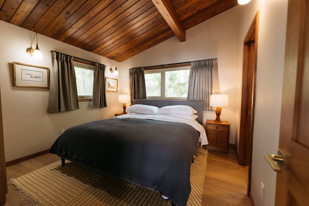 Photo of Bedroom in Markerville