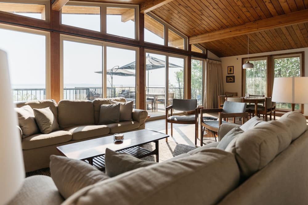 Photo of Livingroom in Markerville
