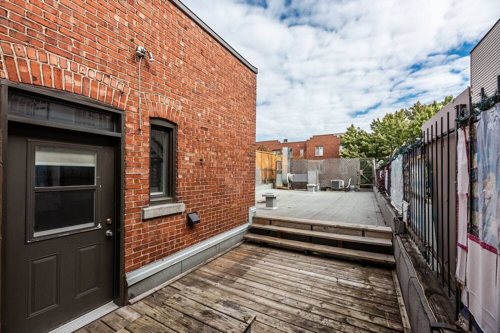 Photo of Outdoor in La Petite-Patrie