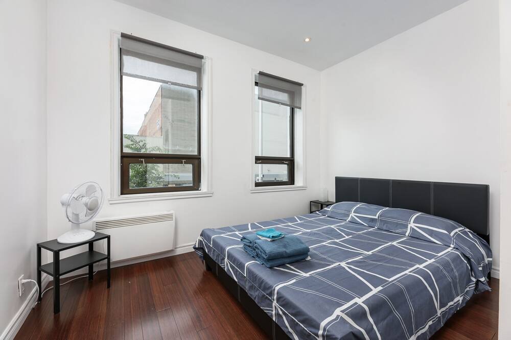 Photo of Bedroom in La Petite-Patrie
