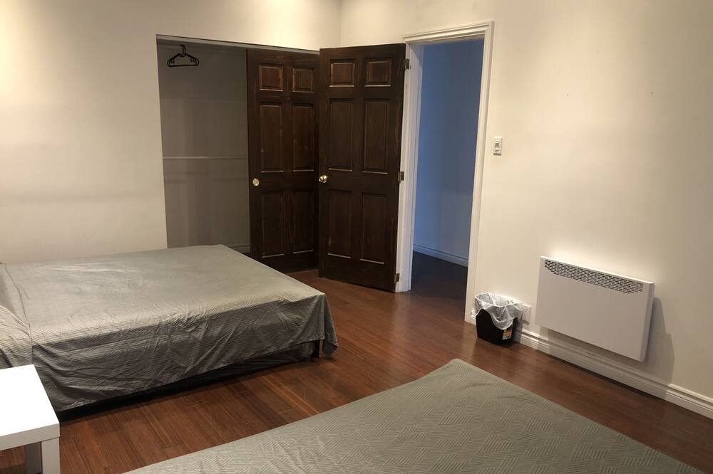 Photo of Bedroom in La Petite-Patrie
