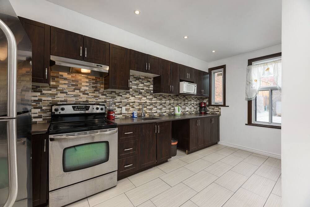 Photo of Kitchen in La Petite-Patrie