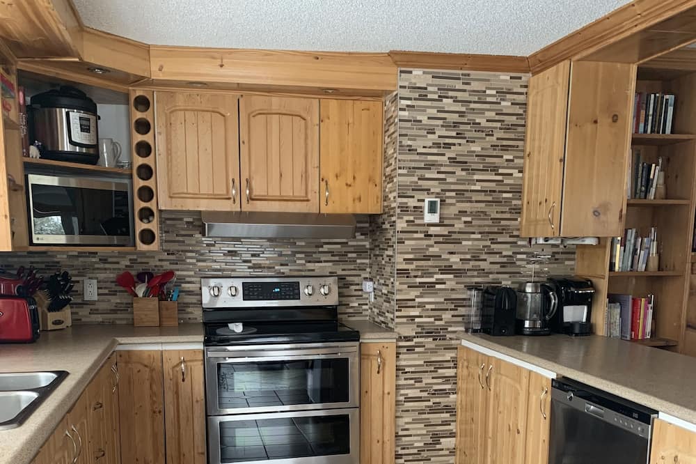 Photo of Kitchen in Val-des-Monts