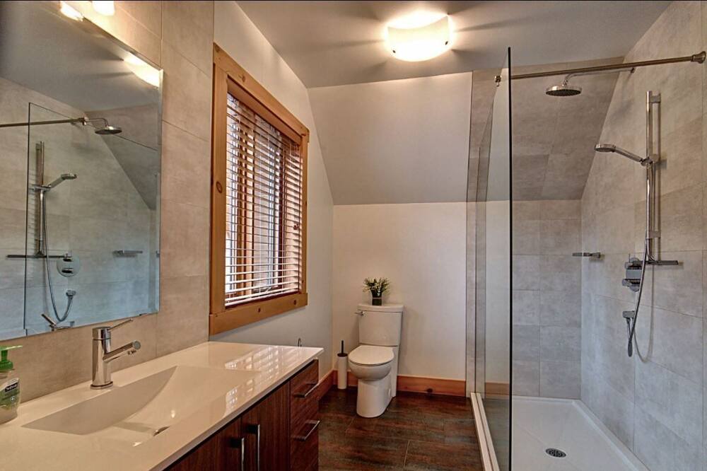 Photo of Bathroom in Val-des-Lacs