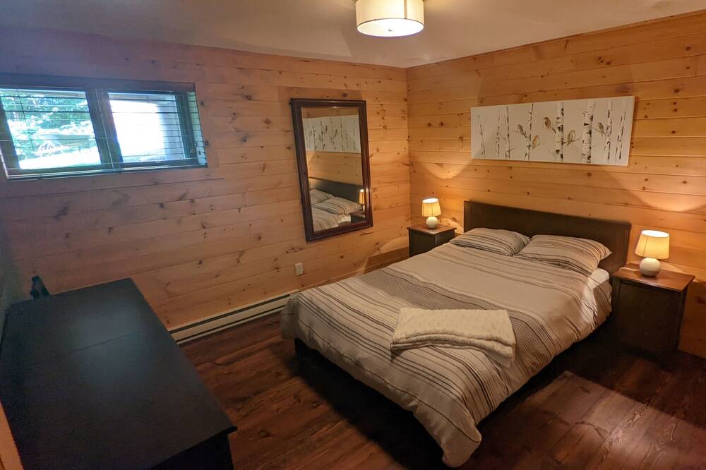 Photo of Bedroom in Val-des-Lacs