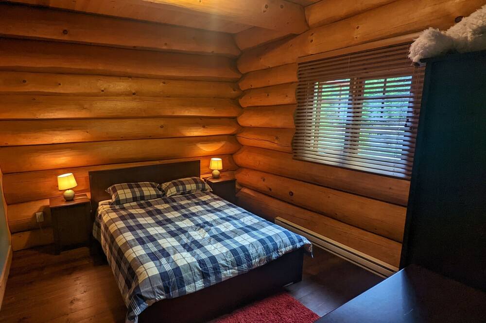 Photo of Bedroom in Val-des-Lacs