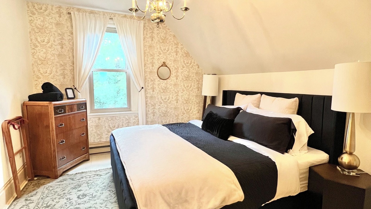 Photo of Bedroom in Coboconk