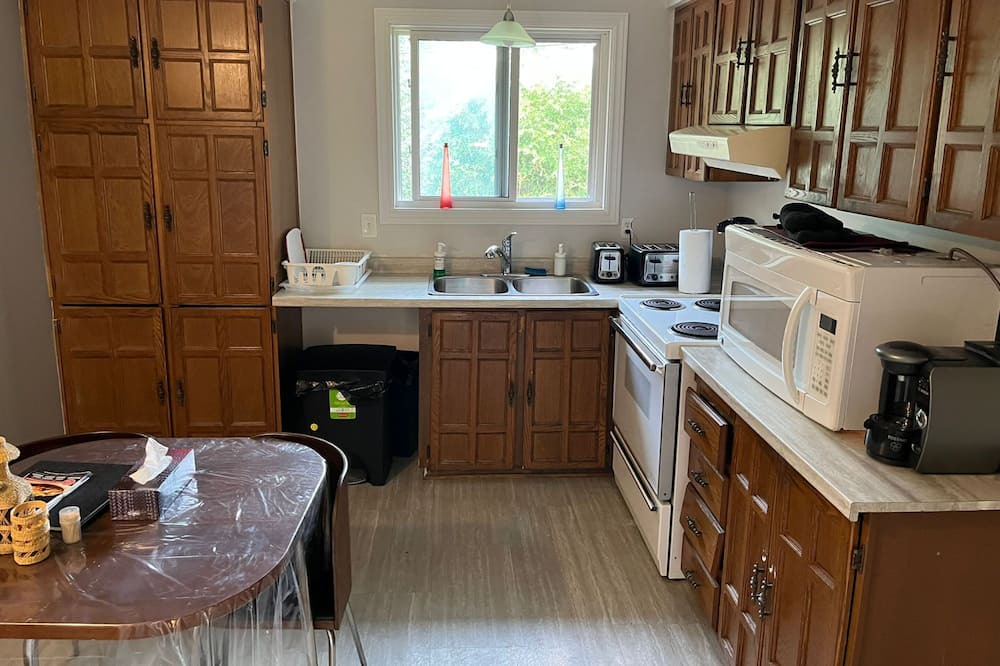 Photo of Kitchen in Aylmer