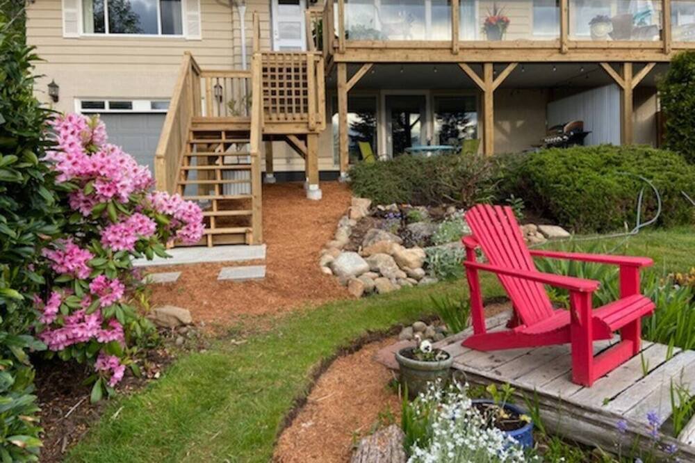 Photo of Outdoor in Union Bay