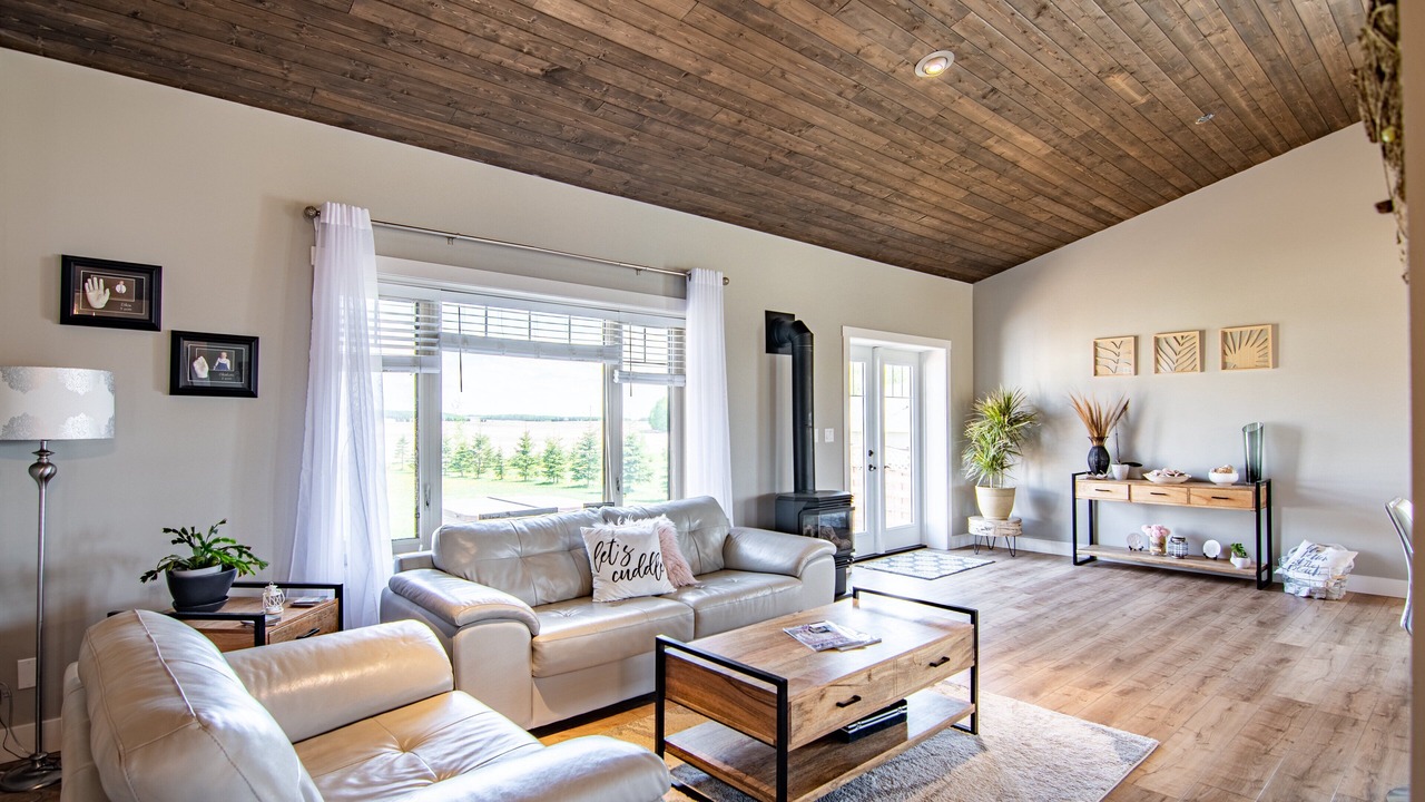 Photo of Livingroom in Parkland Beach