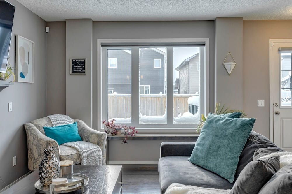 Photo of Livingroom in St. Albert