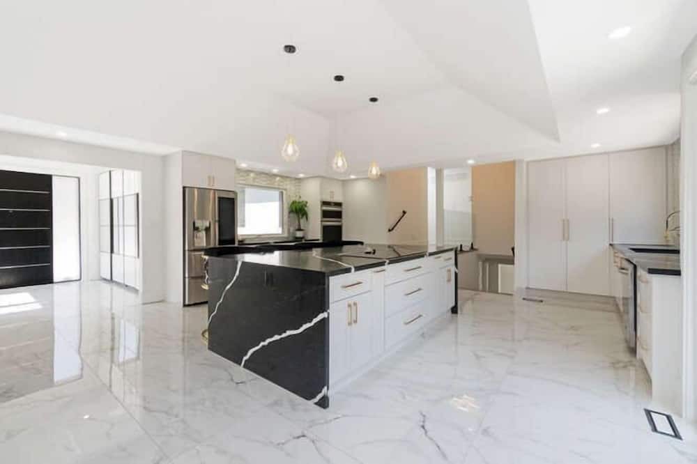Photo of Kitchen in Mono
