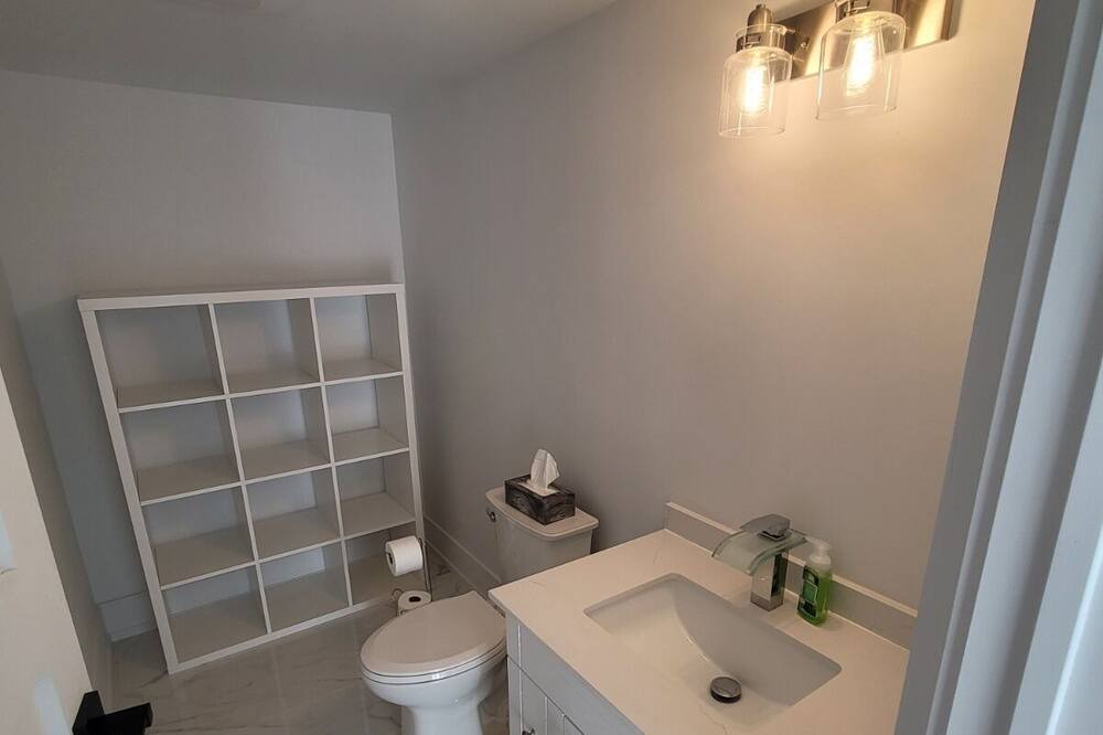 Photo of Bedroom in Mono