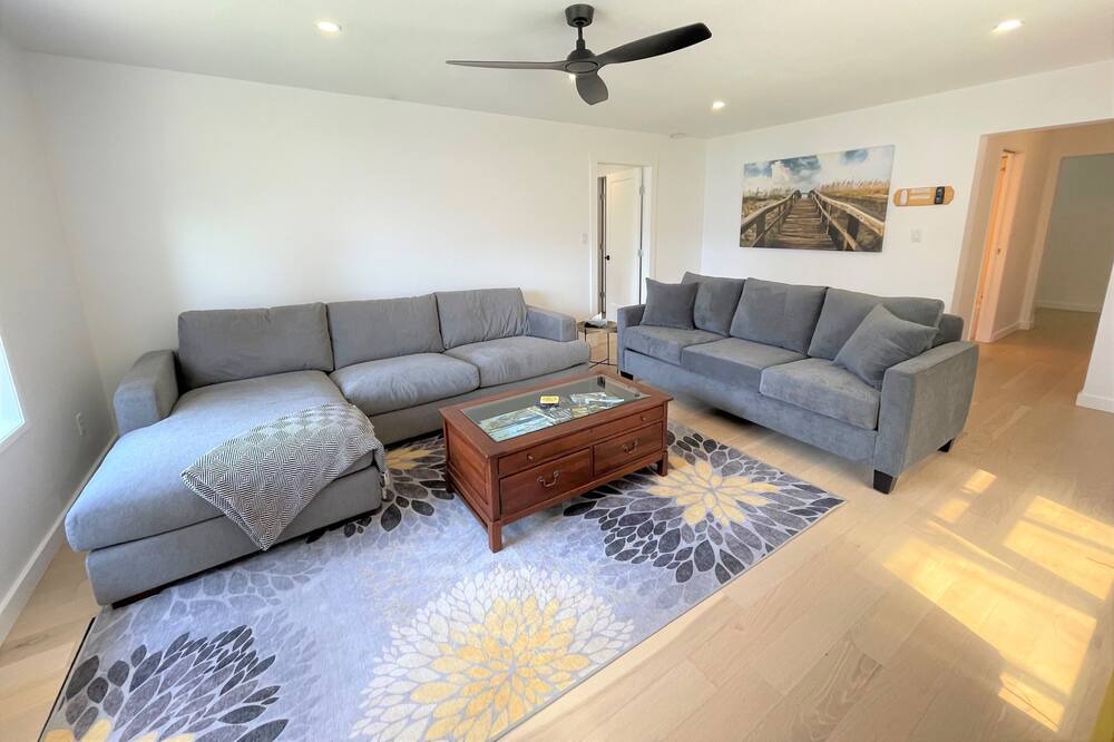 Photo of Livingroom in Salmon Arm