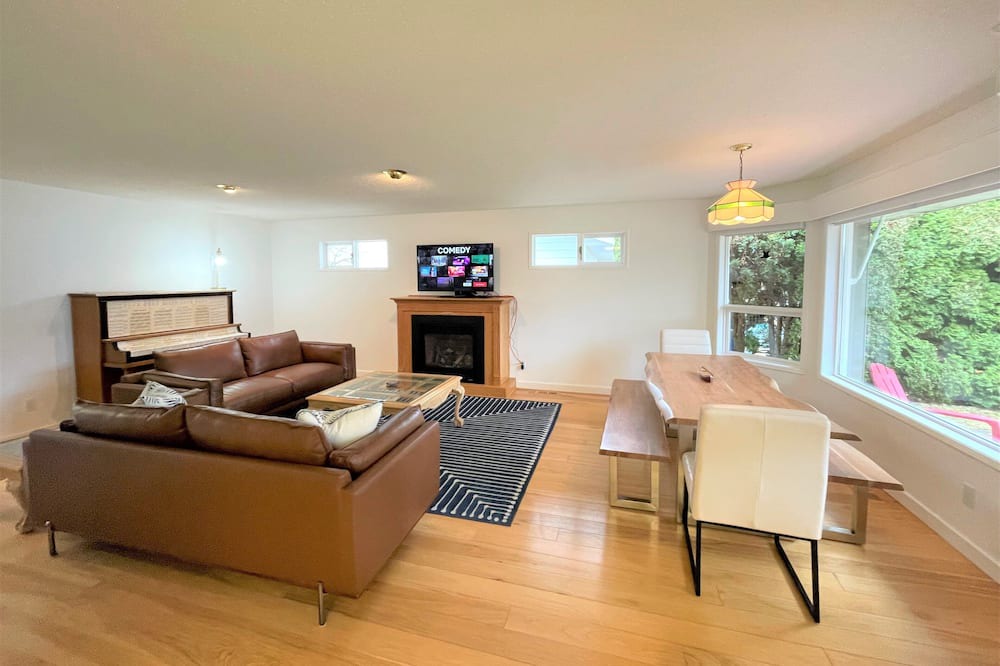 Photo of Livingroom in Salmon Arm