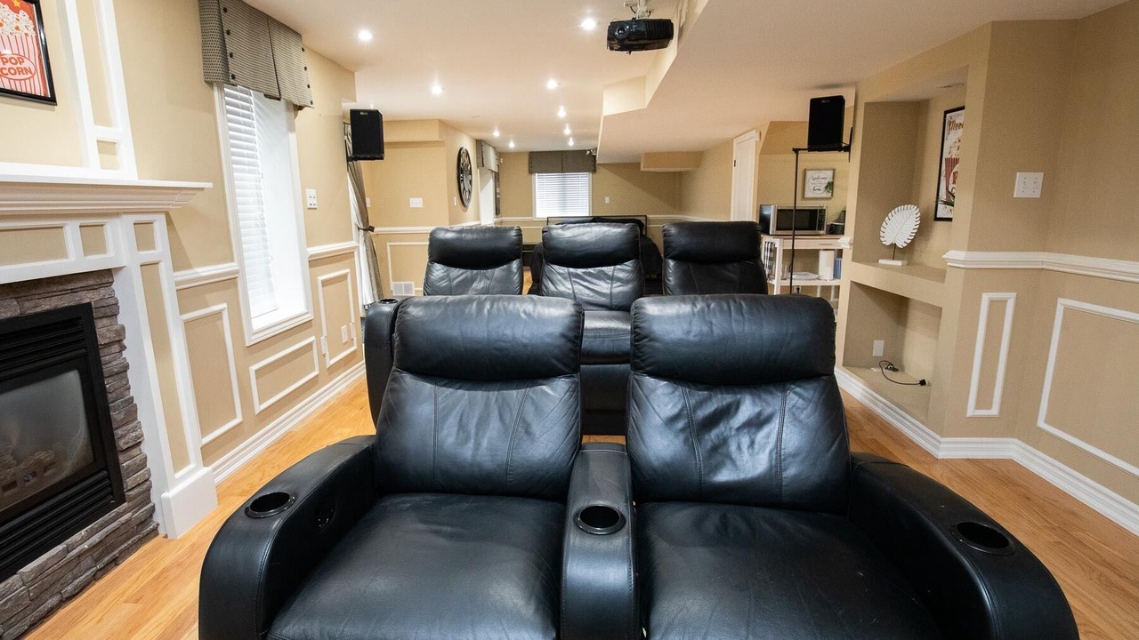 Photo of Livingroom in Bowmanville