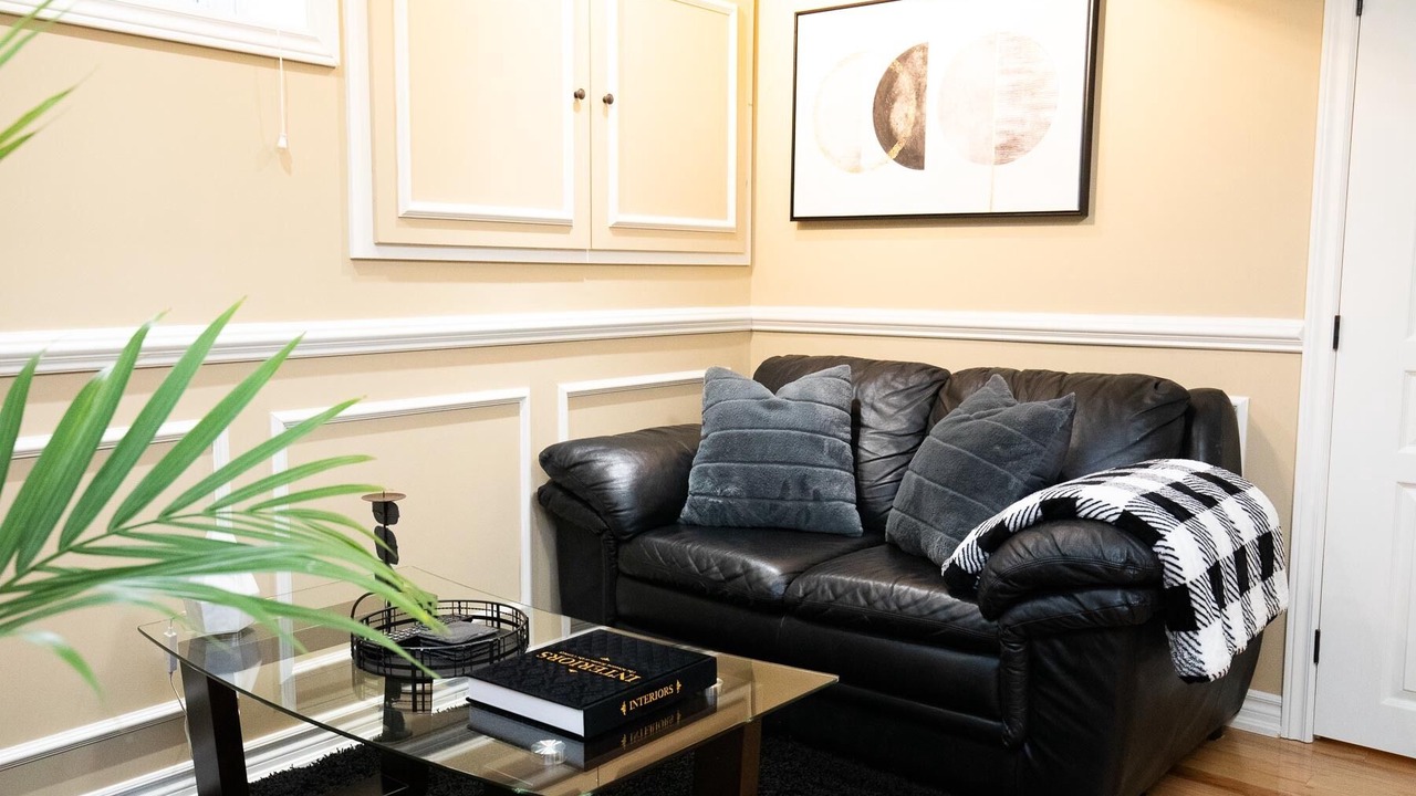 Photo of Livingroom in Bowmanville