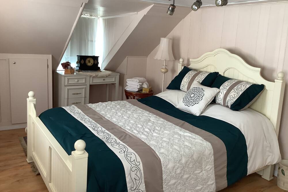 Photo of Bedroom in Saint-Severin