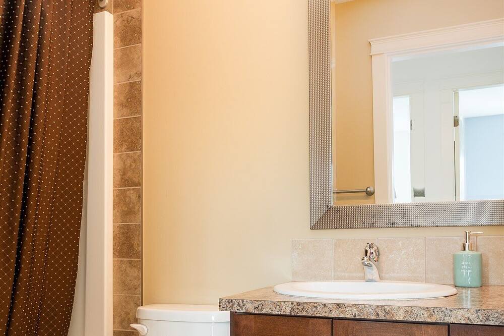 Photo of Bathroom in North End
