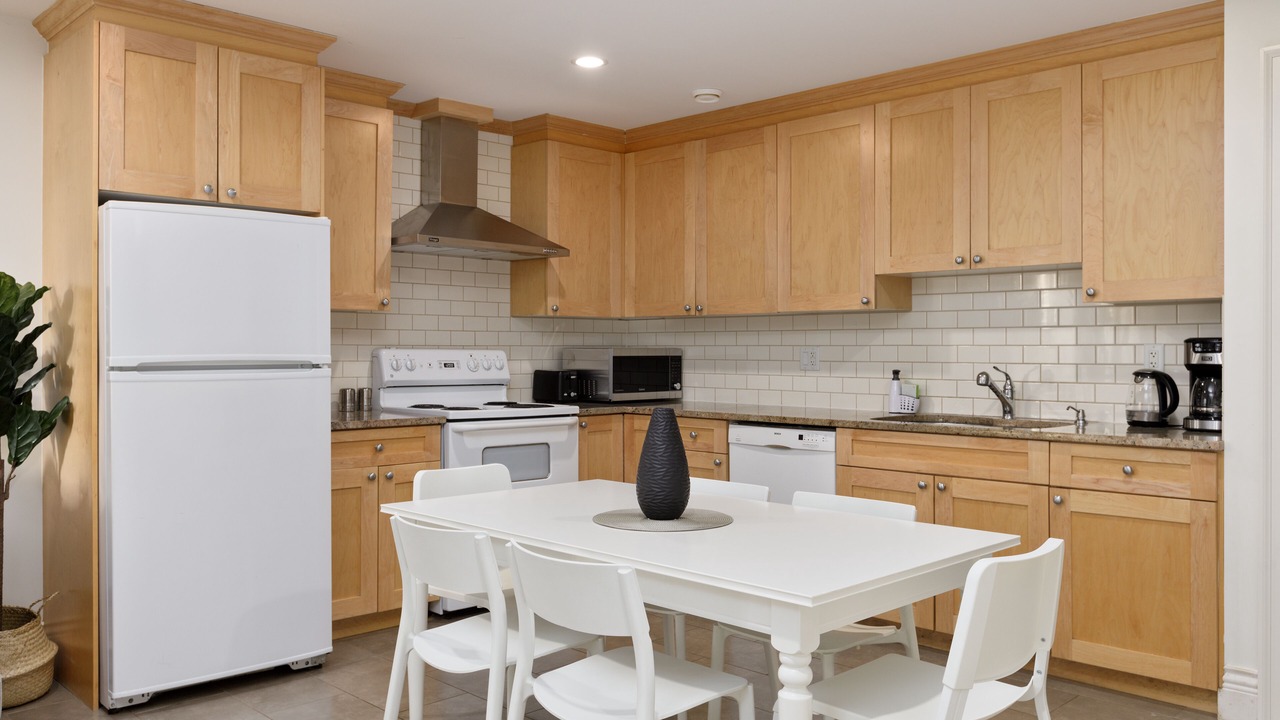 Photo of Kitchen in District of North Vancouver