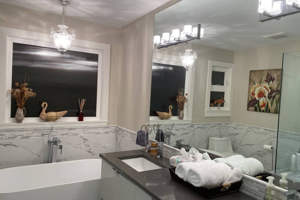 Photo of Bedroom in Delta