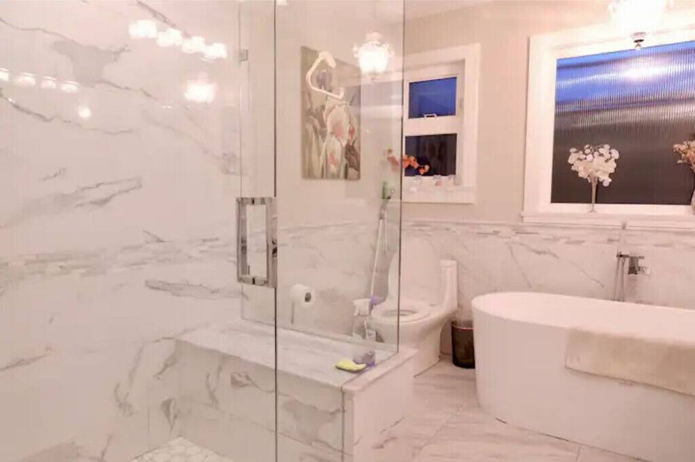 Photo of Bathroom in Delta