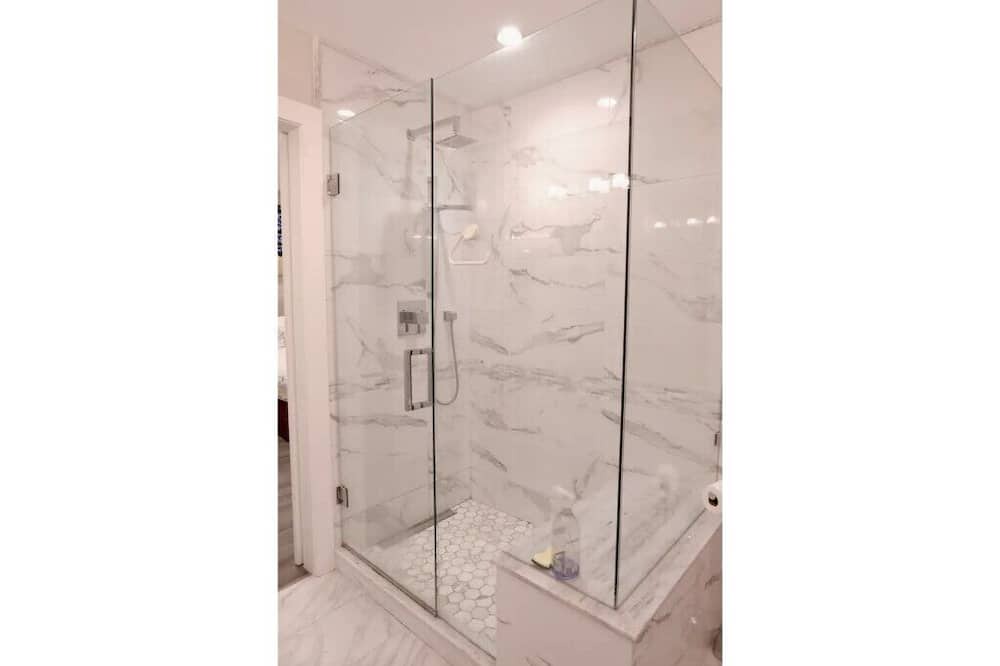 Photo of Bathroom in Delta