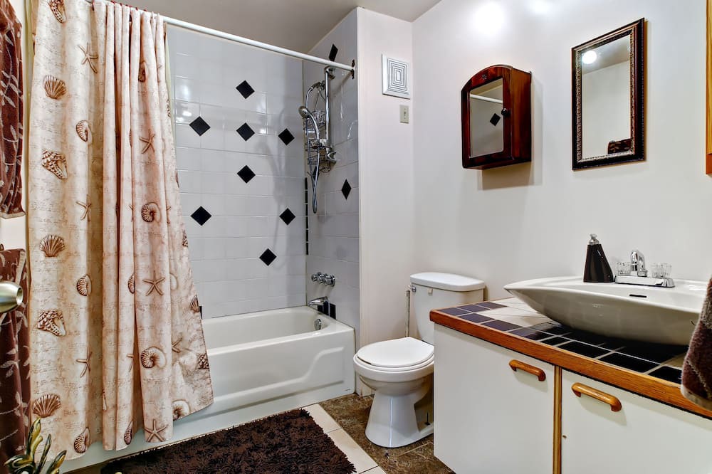 Photo of Bathroom in Scott